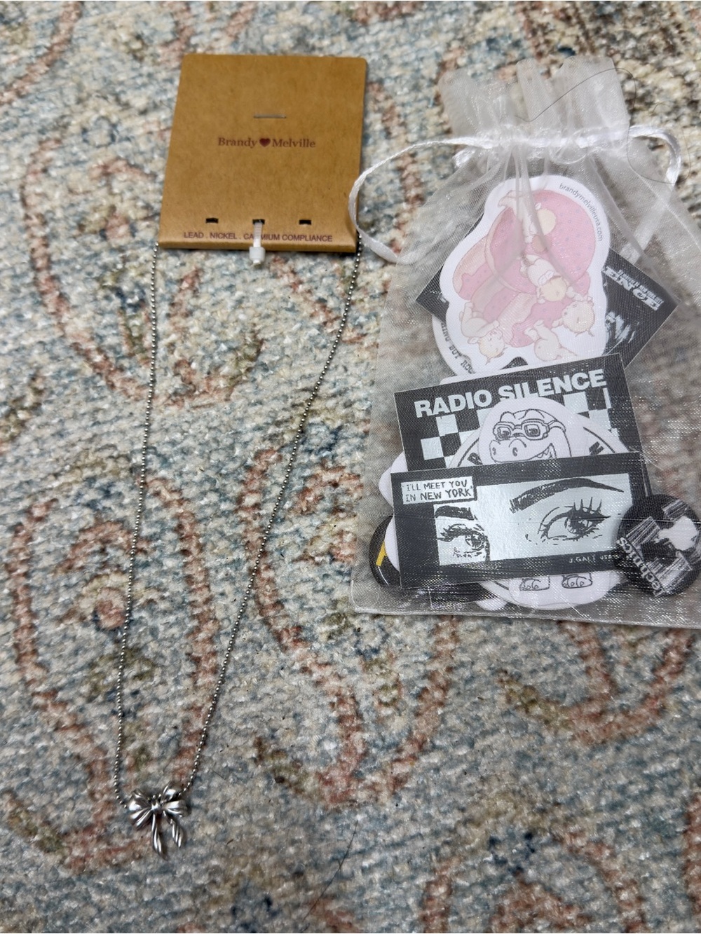 NWT Brandy Melville silver bow necklace